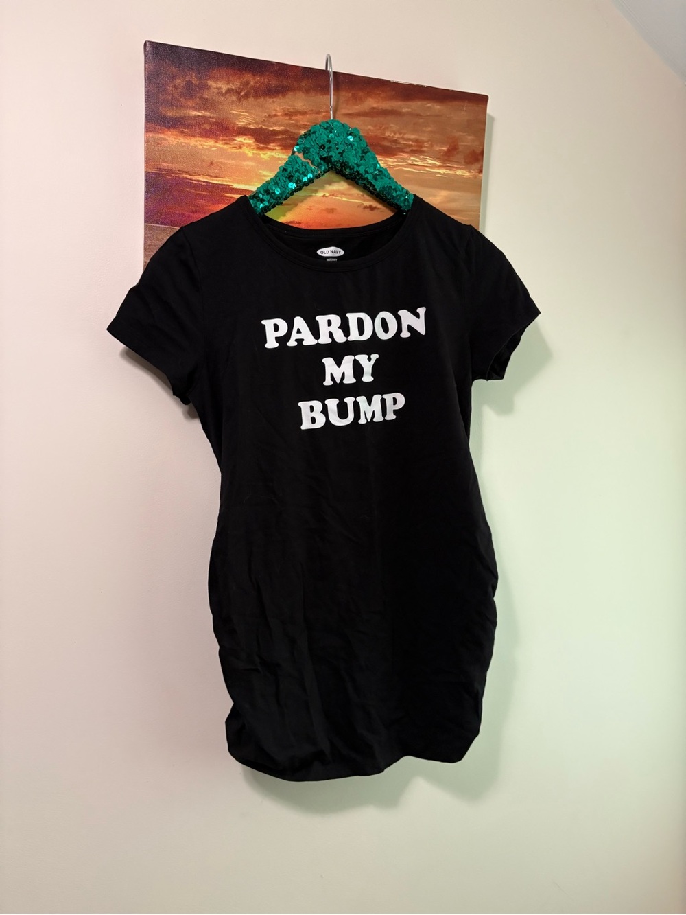 Old navy black tee shirt maternity pardon my bump M fitted
